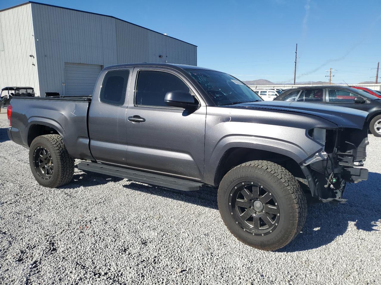 VIN 5TFSX5EN1HX054352 2017 TOYOTA TACOMA no.4