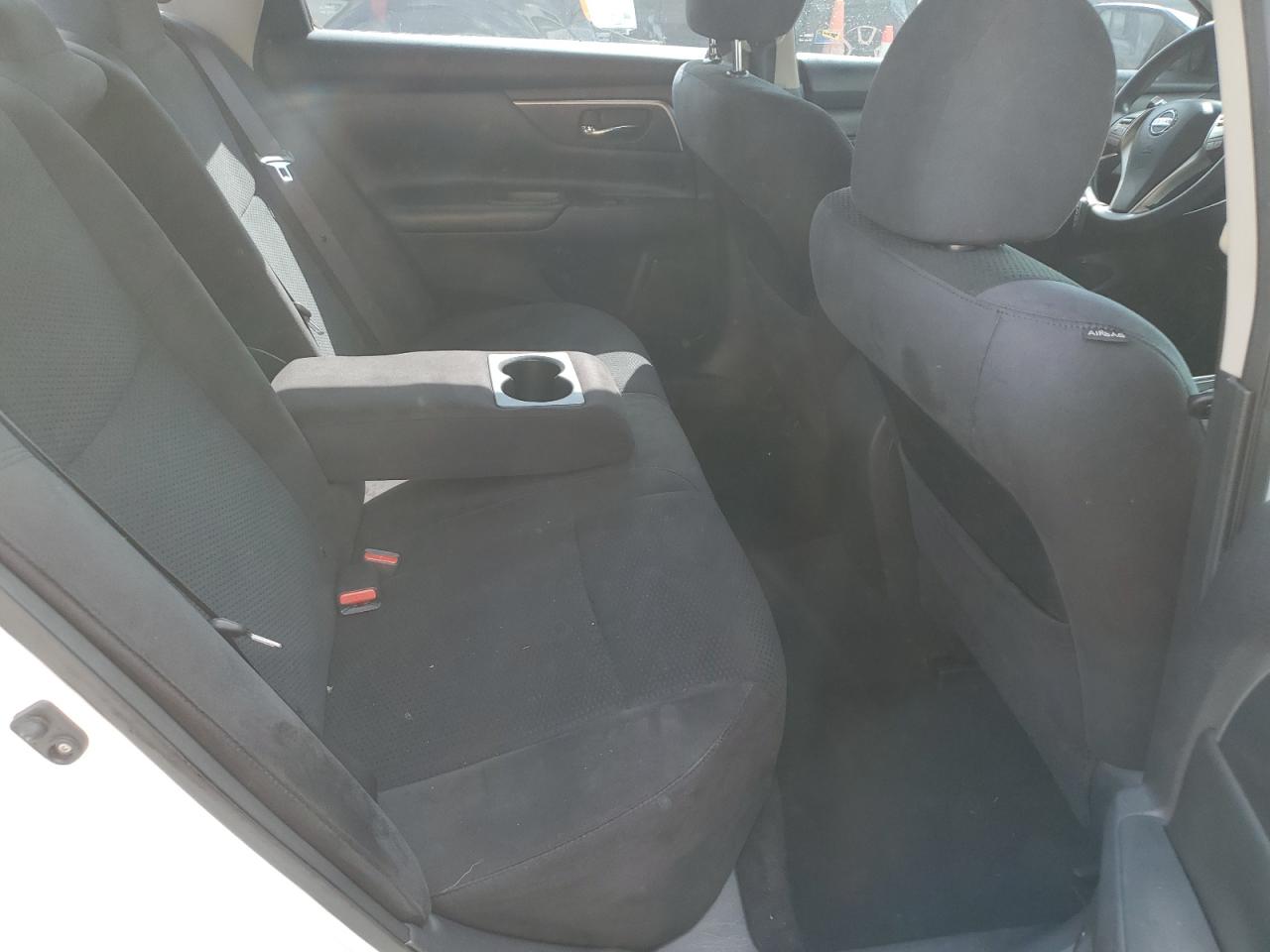 2015 Nissan Altima - Image 10