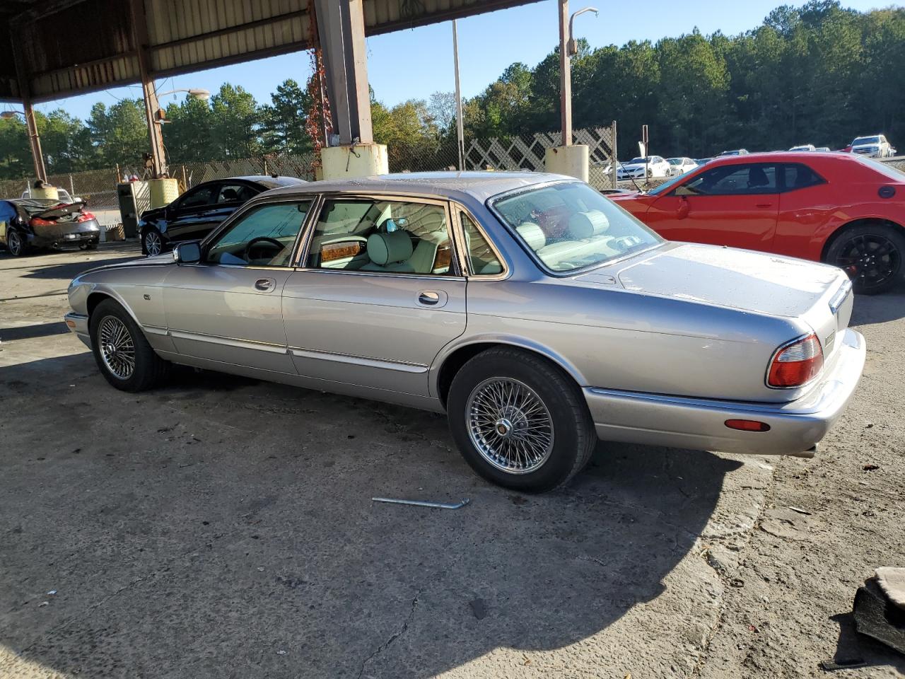 2000 Jaguar XJ - Image 2