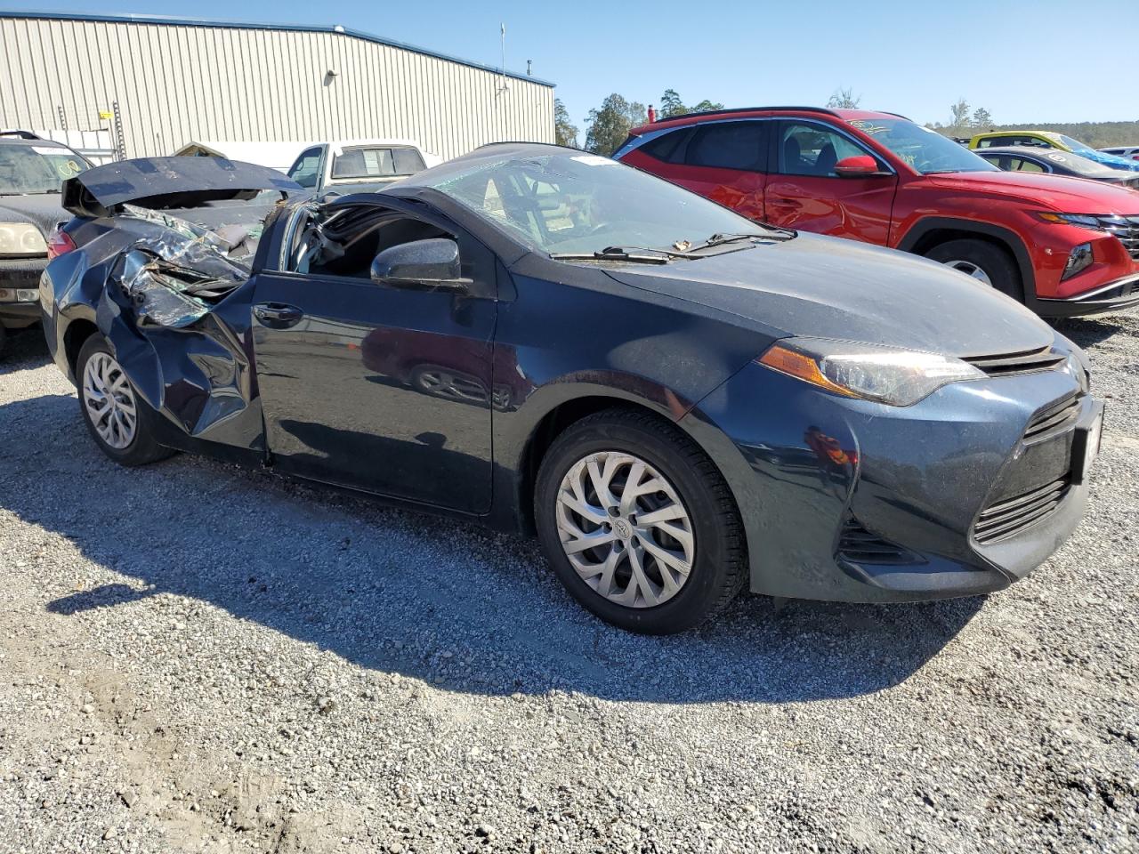 VIN 2T1BURHE5JC048800 2018 TOYOTA COROLLA no.4