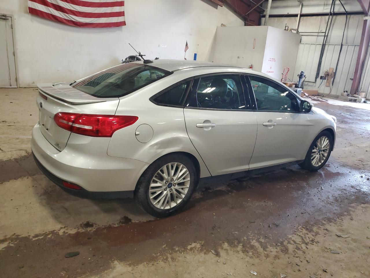 VIN 1FADP3F27FL257029 2015 FORD FOCUS no.3