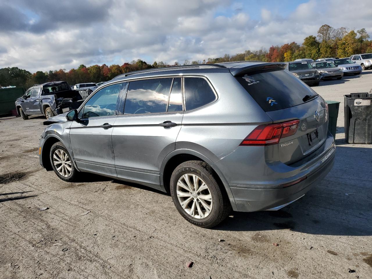 2018 Volkswagen Tiguan - Image 2
