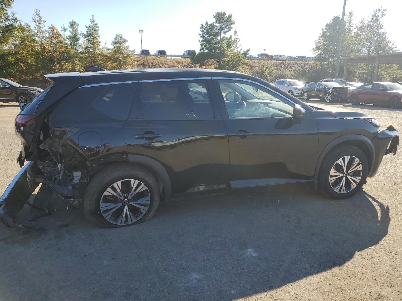 2021 Nissan Rogue - Image 3