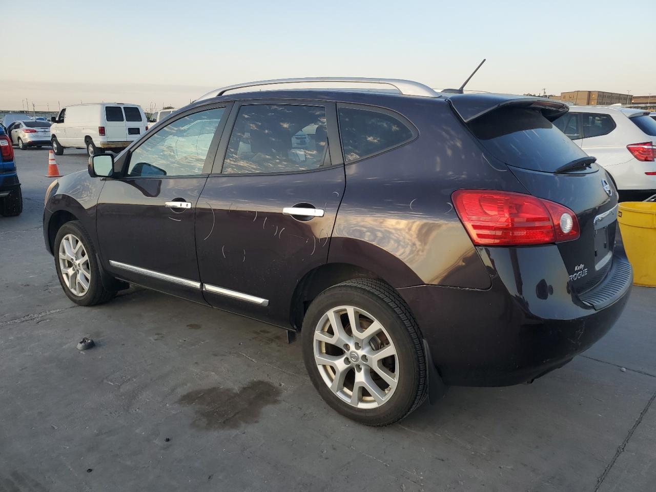 2013 Nissan Rogue - Image 2