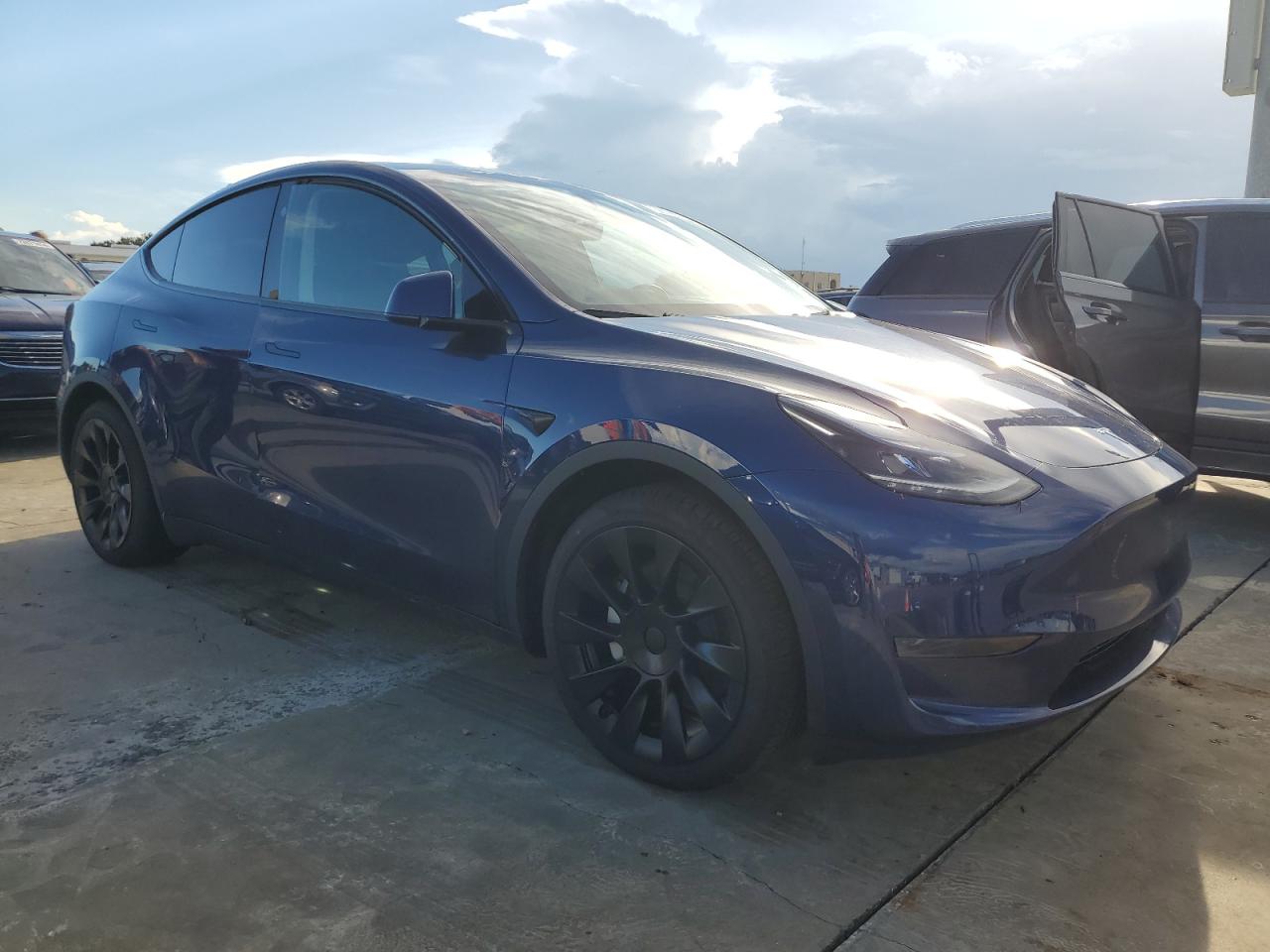 7SAYGDED7RF009376 2024 Tesla Model Y