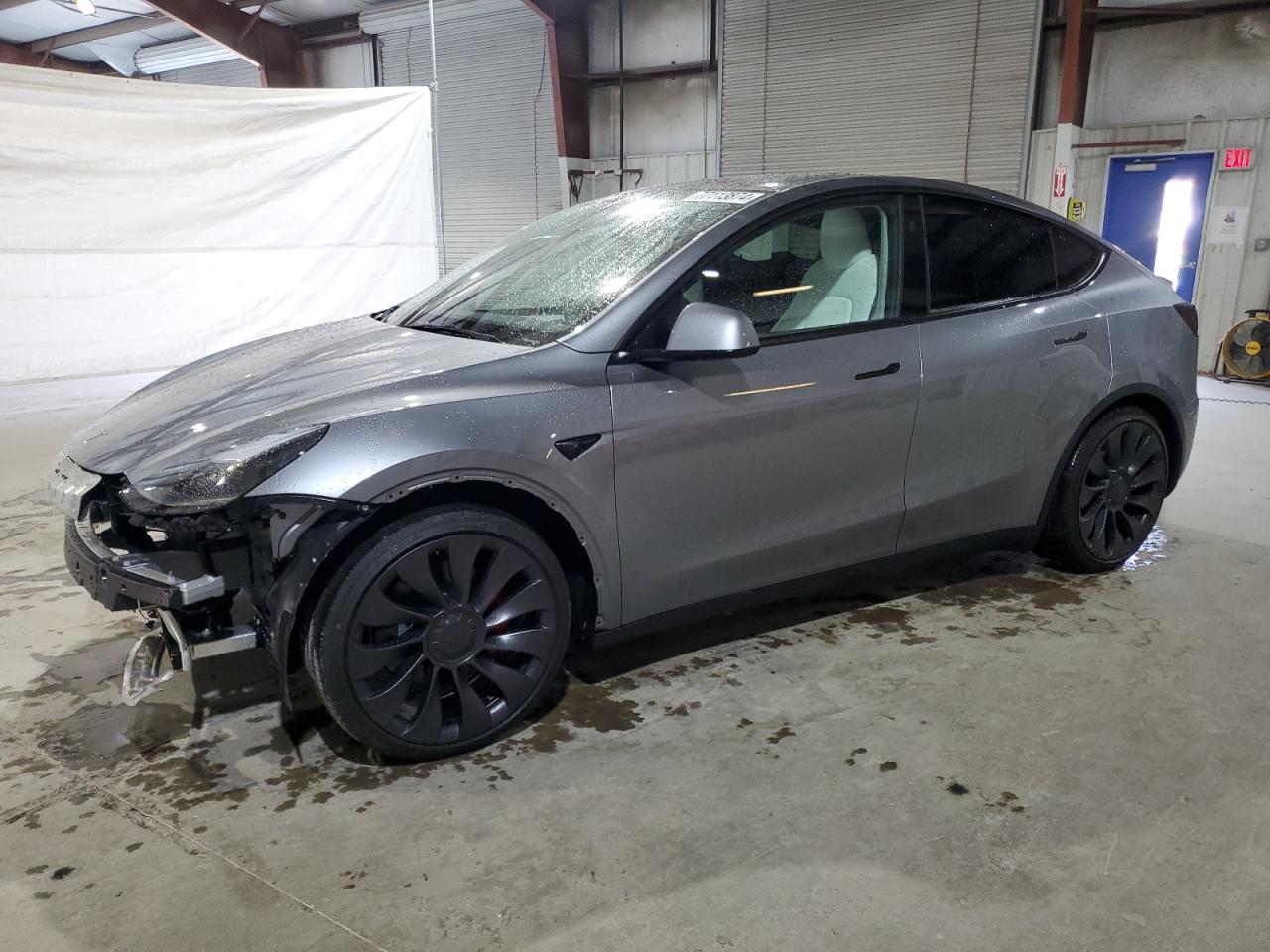 VIN 7SAYGDEF8RA323746 2024 TESLA MODEL Y no.1