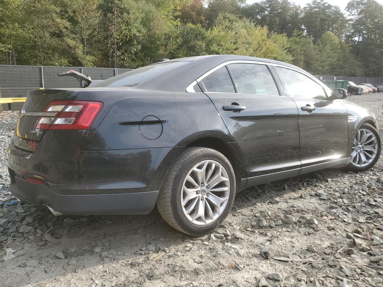 2013 Ford Taurus - Image 3
