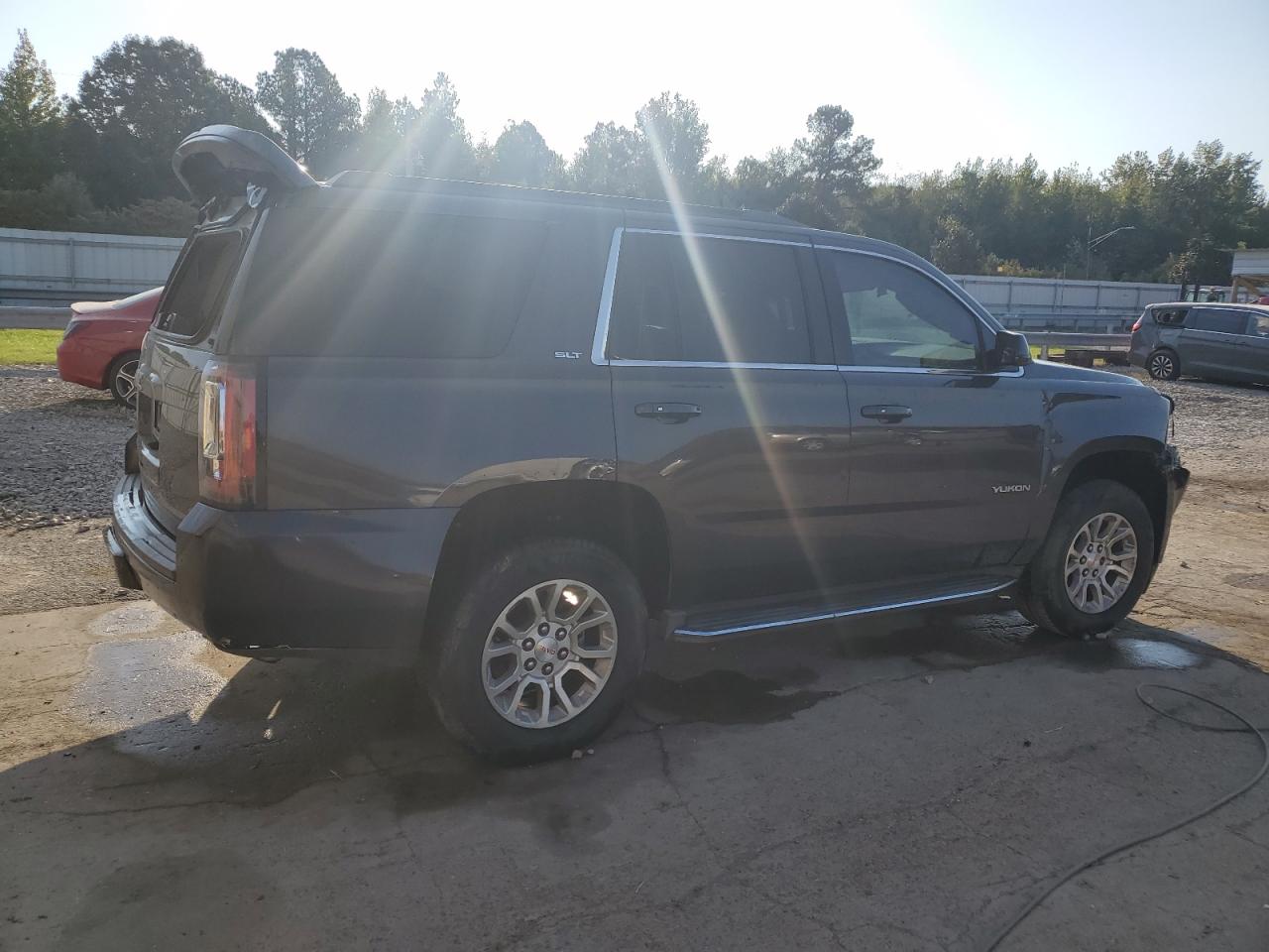 2015 GMC Yukon - Image 3