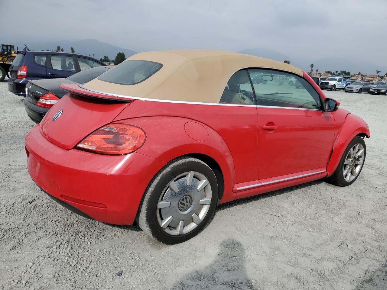 2013 Volkswagen Beetle - Image 3