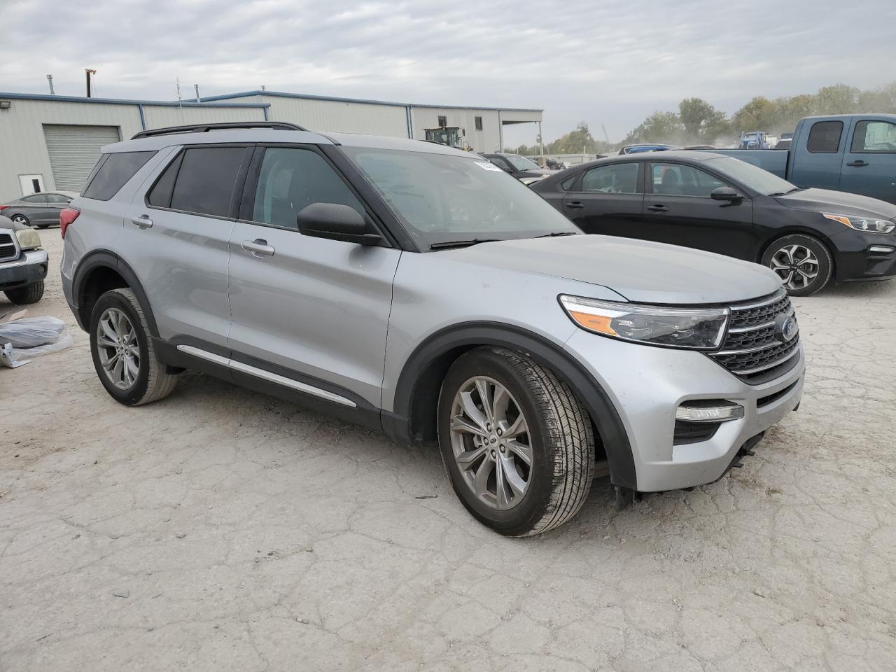 2022 Ford Explorer - Image 4