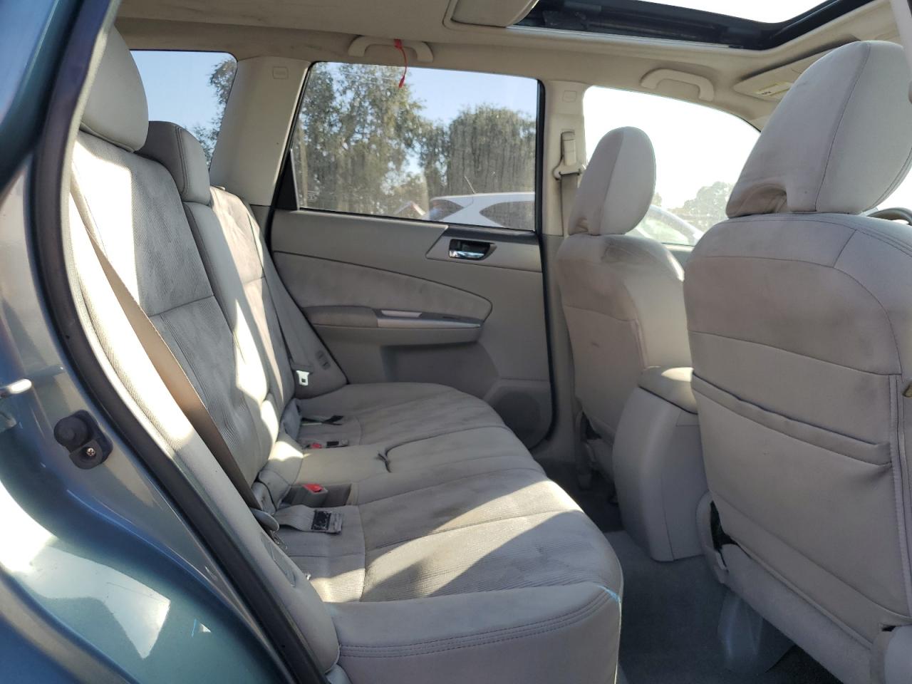 2010 Subaru Forester - Image 11