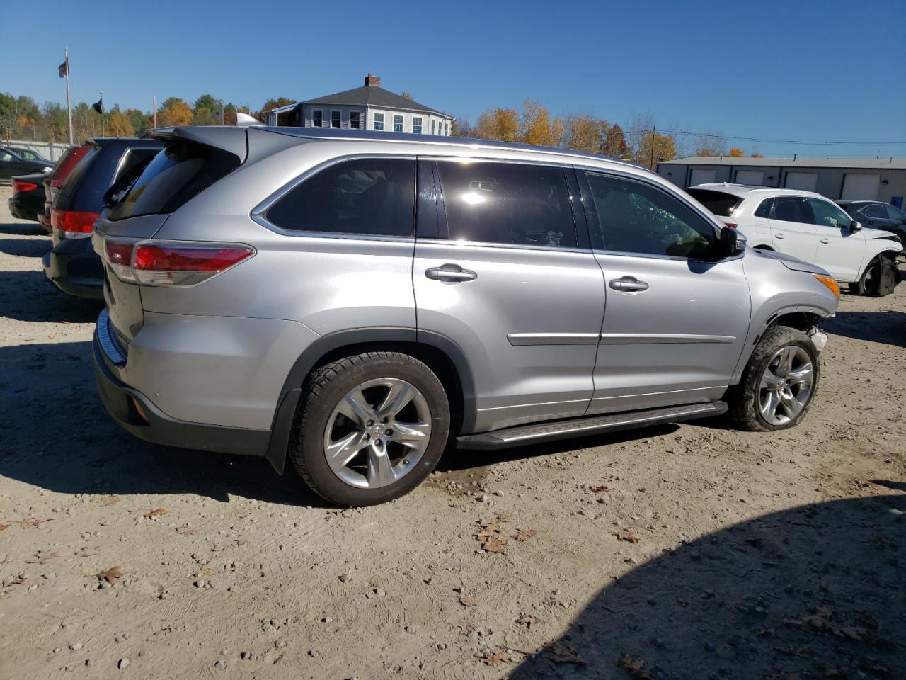 2015 Toyota Highlander - Image 3