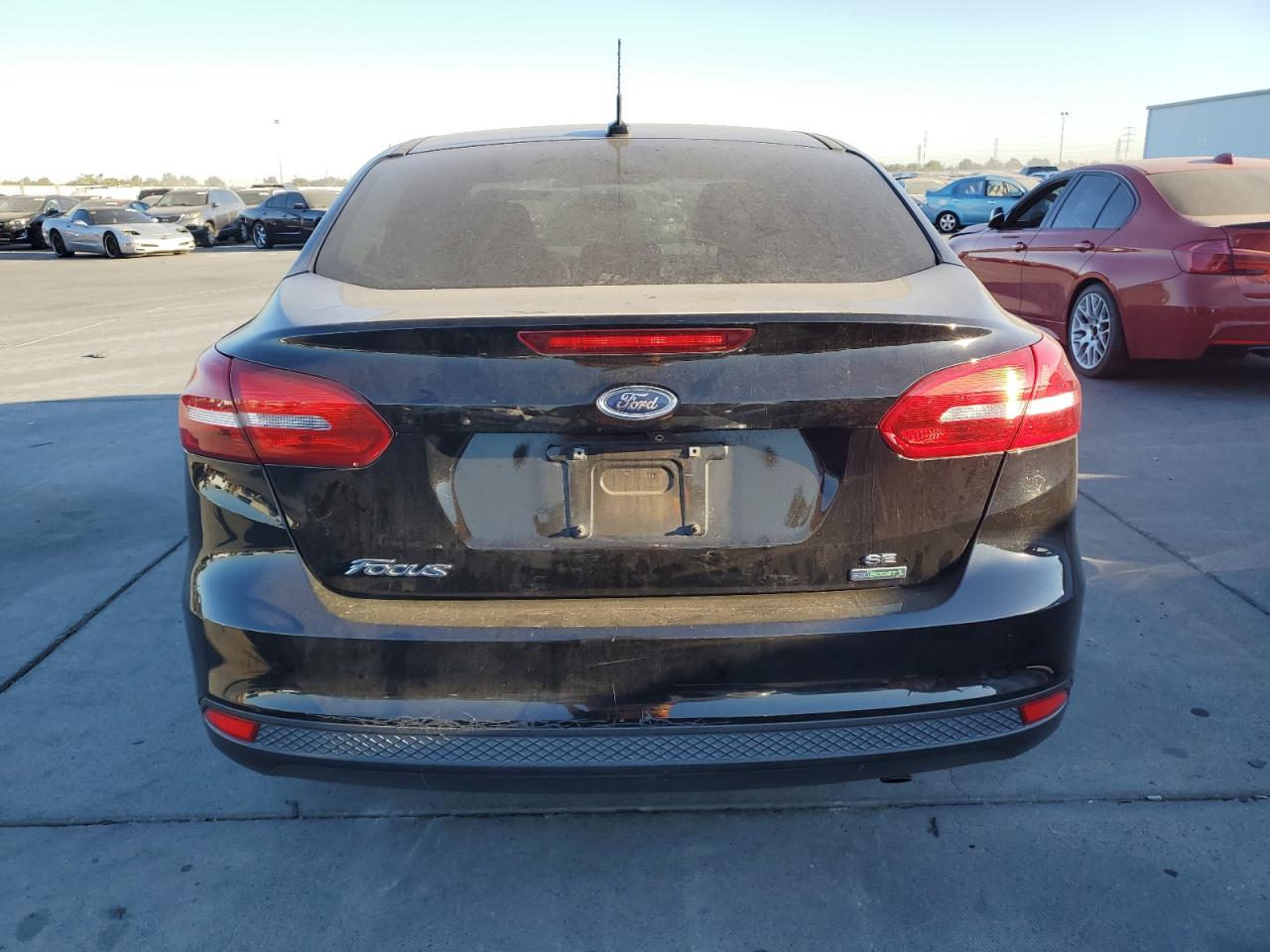 1FADP3FE9JL313670 2018 Ford Focus Se