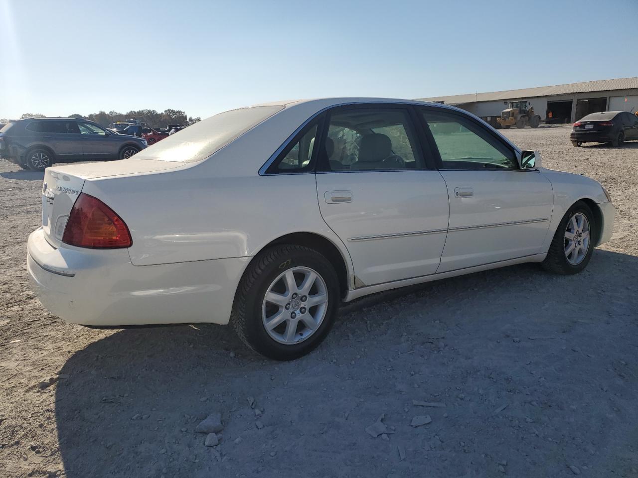 2002 Toyota Avalon - Image 3