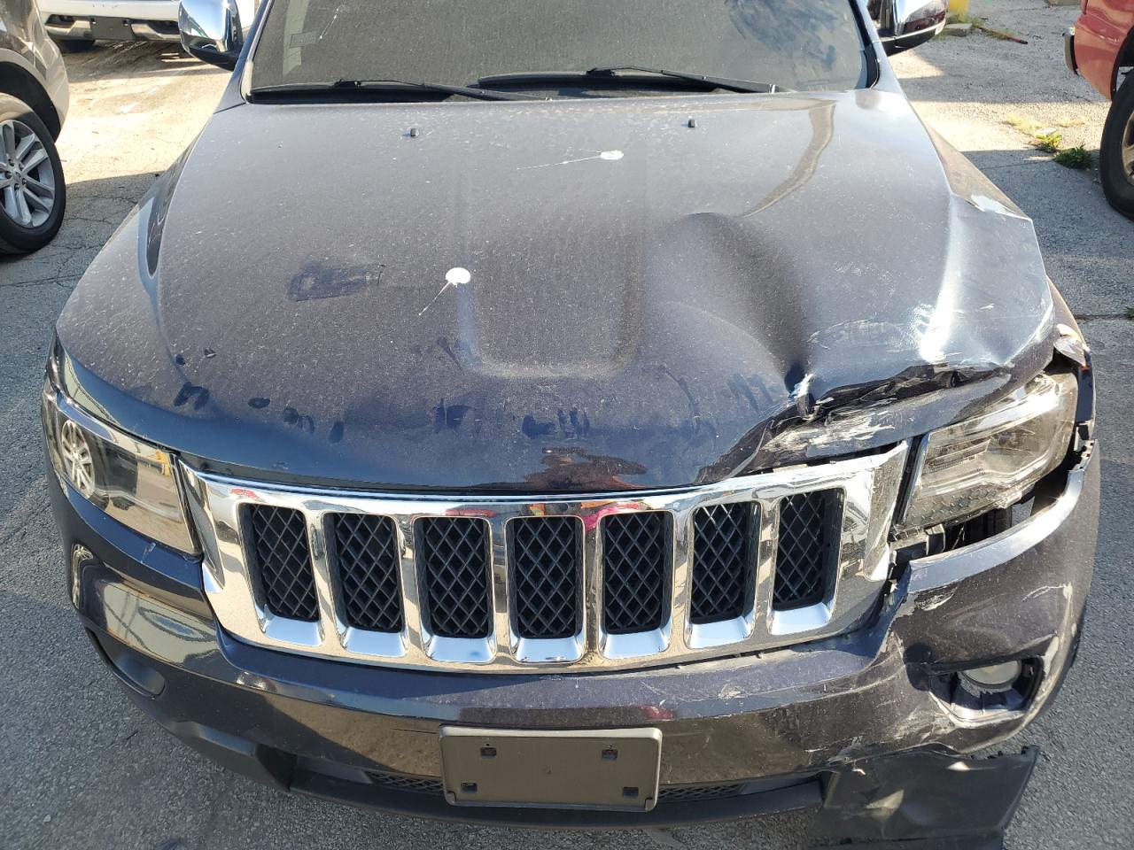 2012 Jeep Grand Cherokee - Image 12