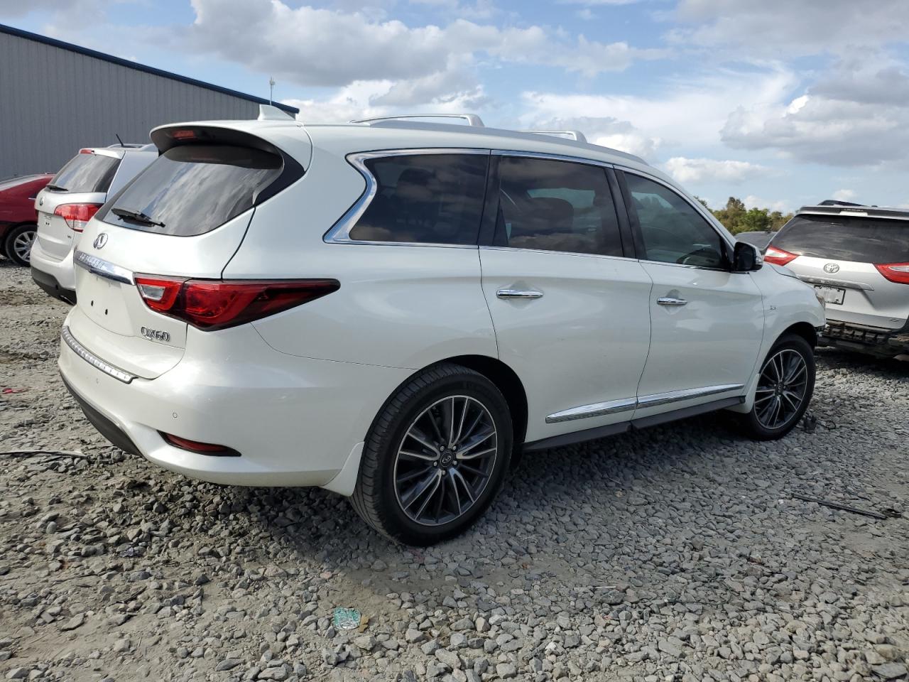 VIN 5N1AL0MNXGC517652 2016 INFINITI QX60 no.3