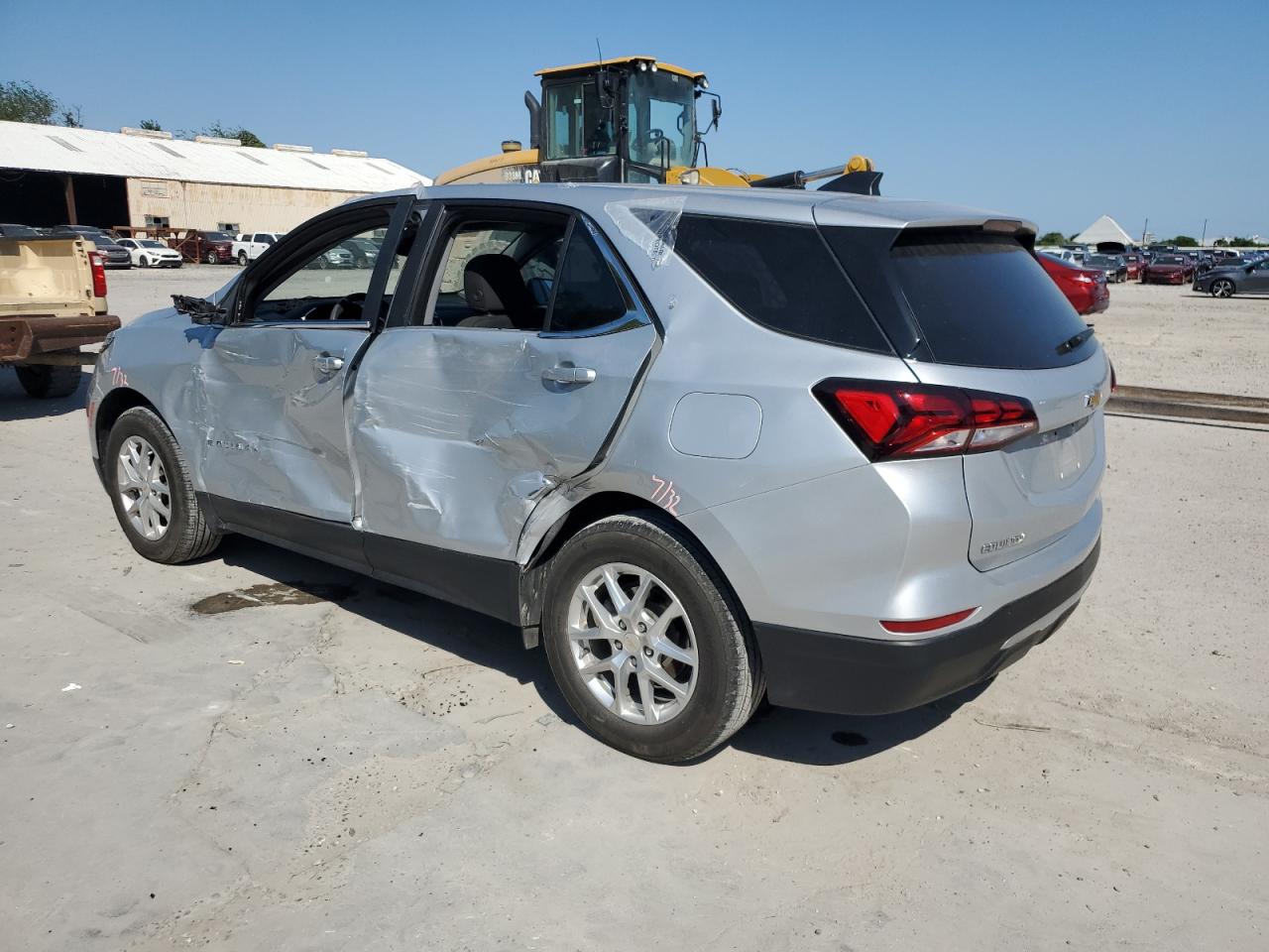 2022 Chevrolet Equinox - Image 2