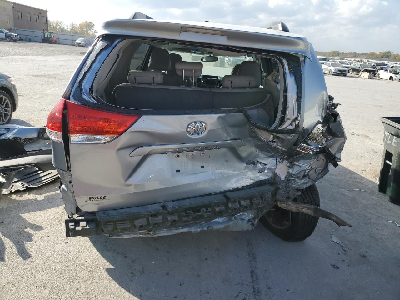 2012 Toyota Sienna Xle VIN: 5TDYK3DCXCS213137 Lot: 77686644