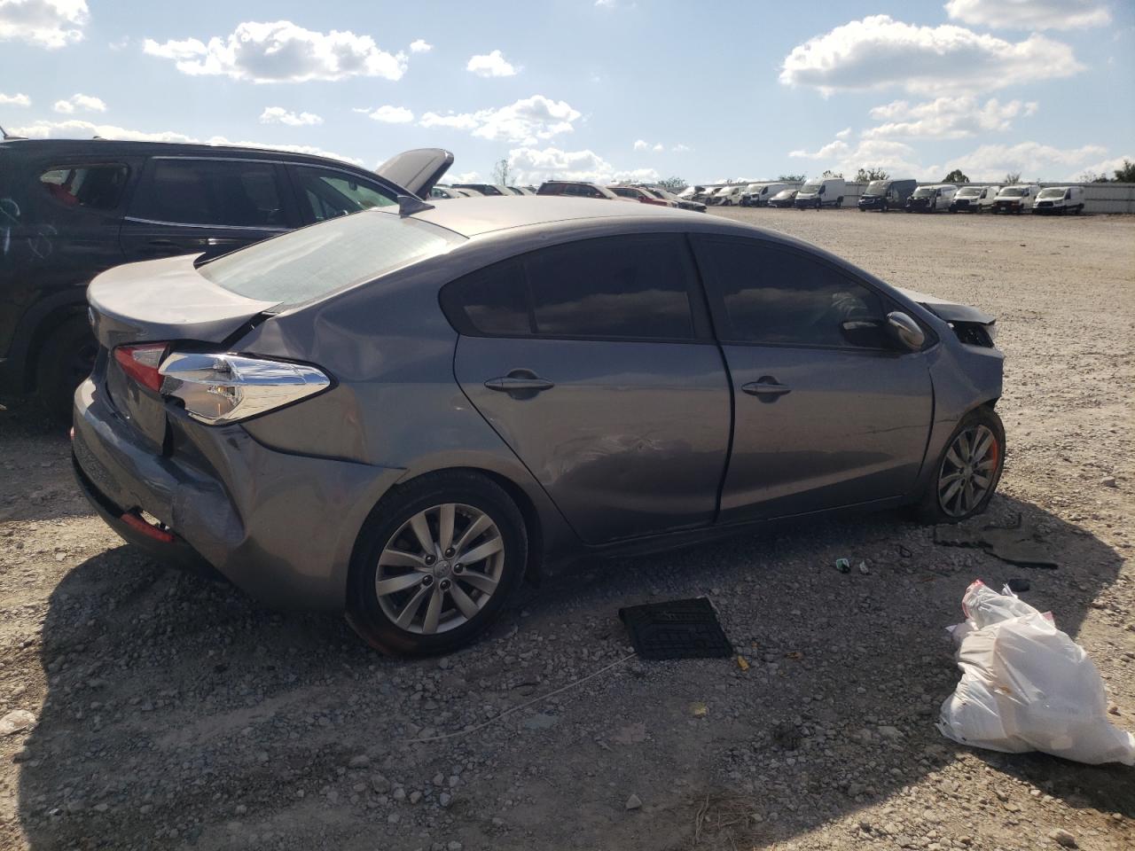 VIN KNAFX4A61G5479684 2016 KIA FORTE no.3