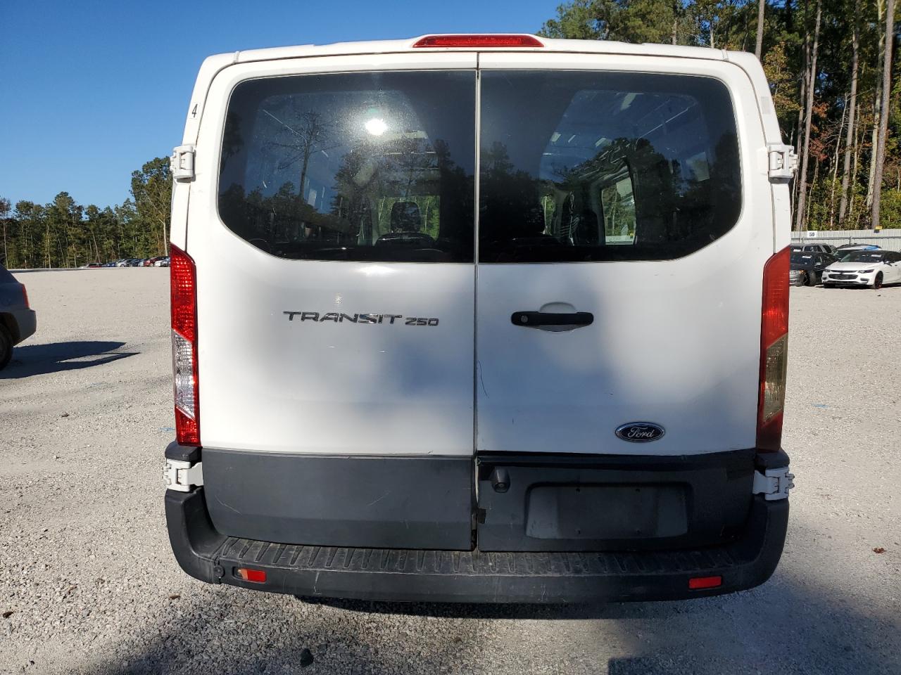 1FTYR1YM6JKA58822 2018 Ford Transit T-250