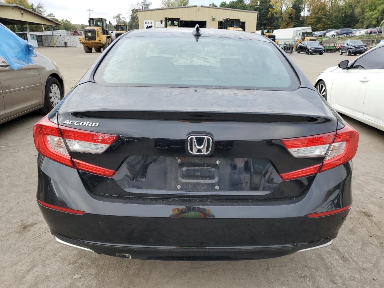 1HGCV1F53JA135610 2018 Honda Accord Exl