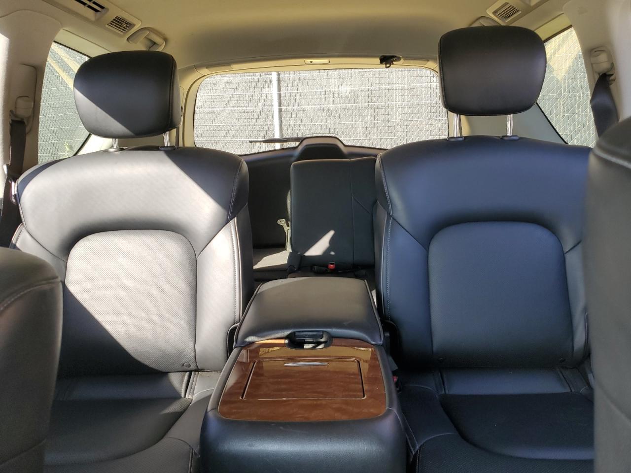 2018 Infiniti QX80 - Image 10