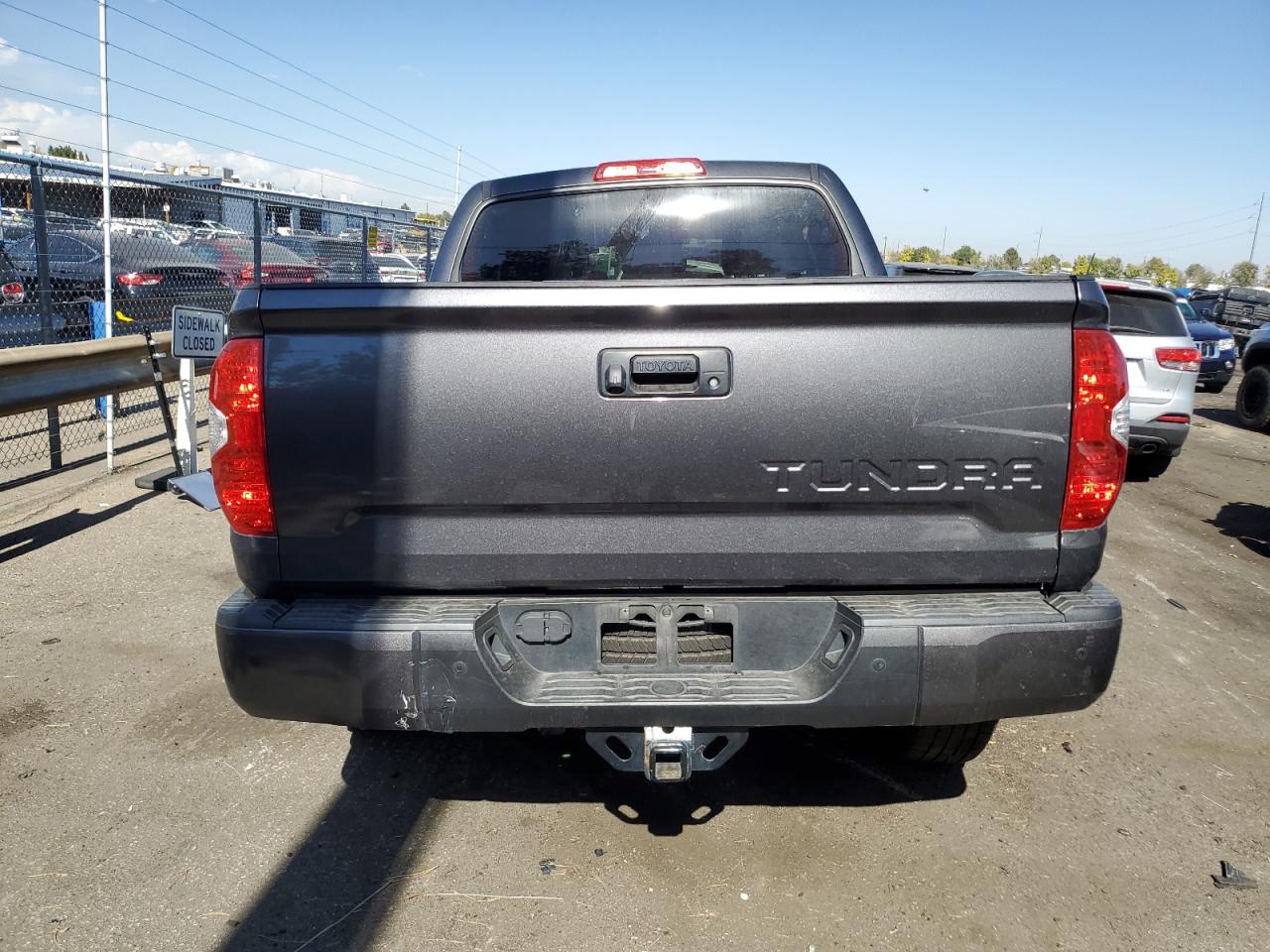 5TFDY5F13JX729108 2018 Toyota Tundra Crewmax Sr5