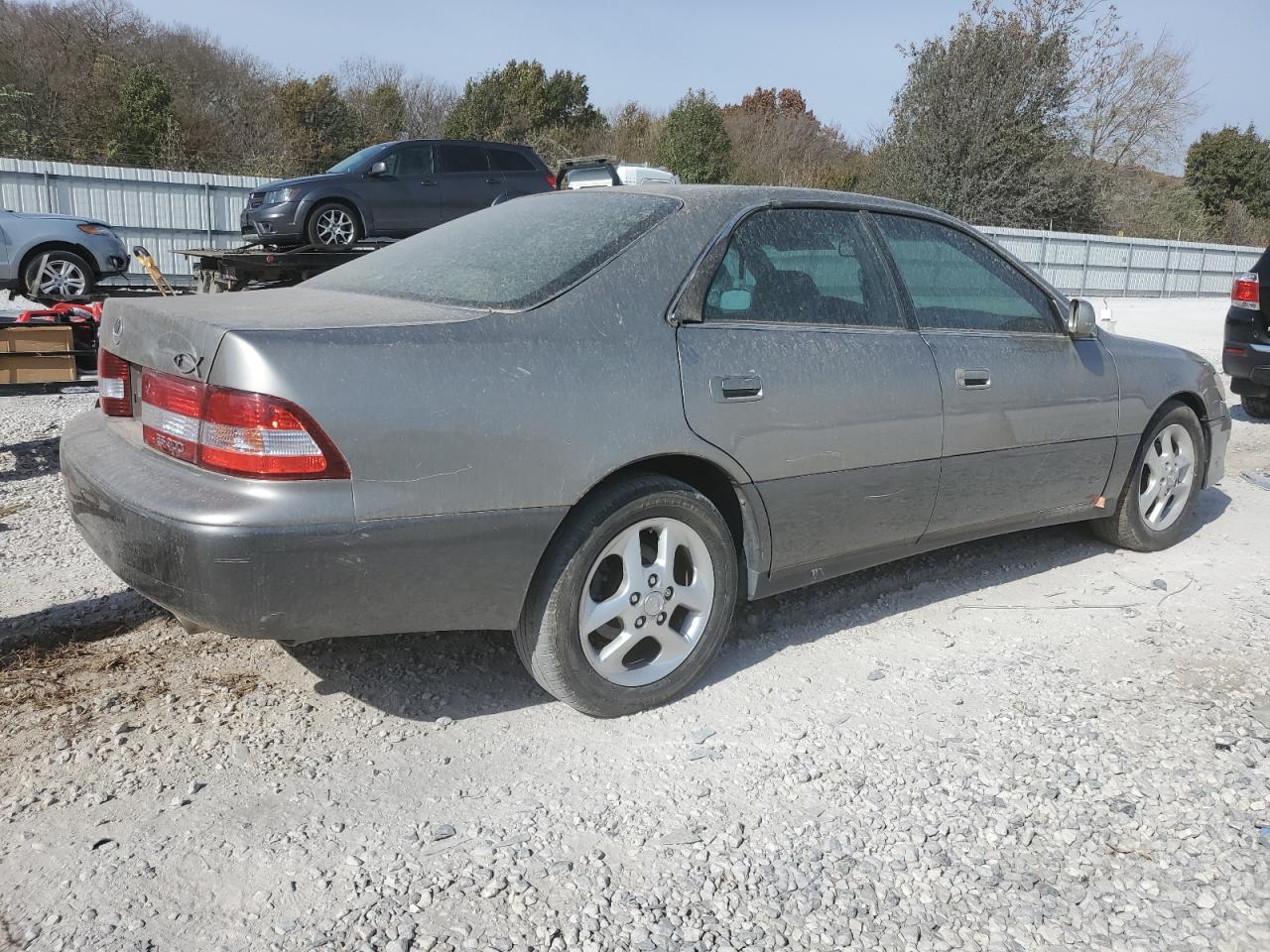 2000 Lexus ES - Image 3