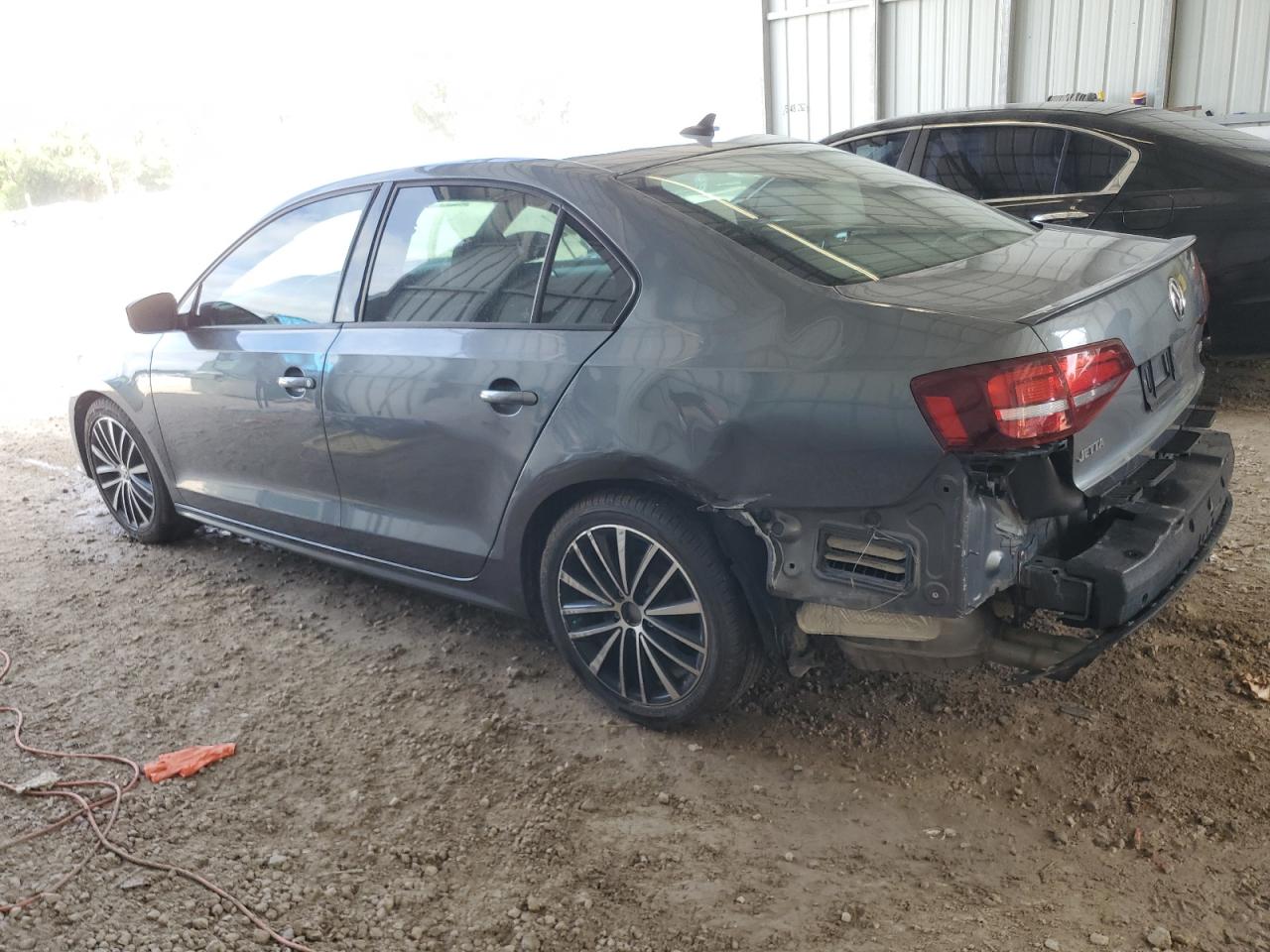 2016 Volkswagen Jetta - Image 2