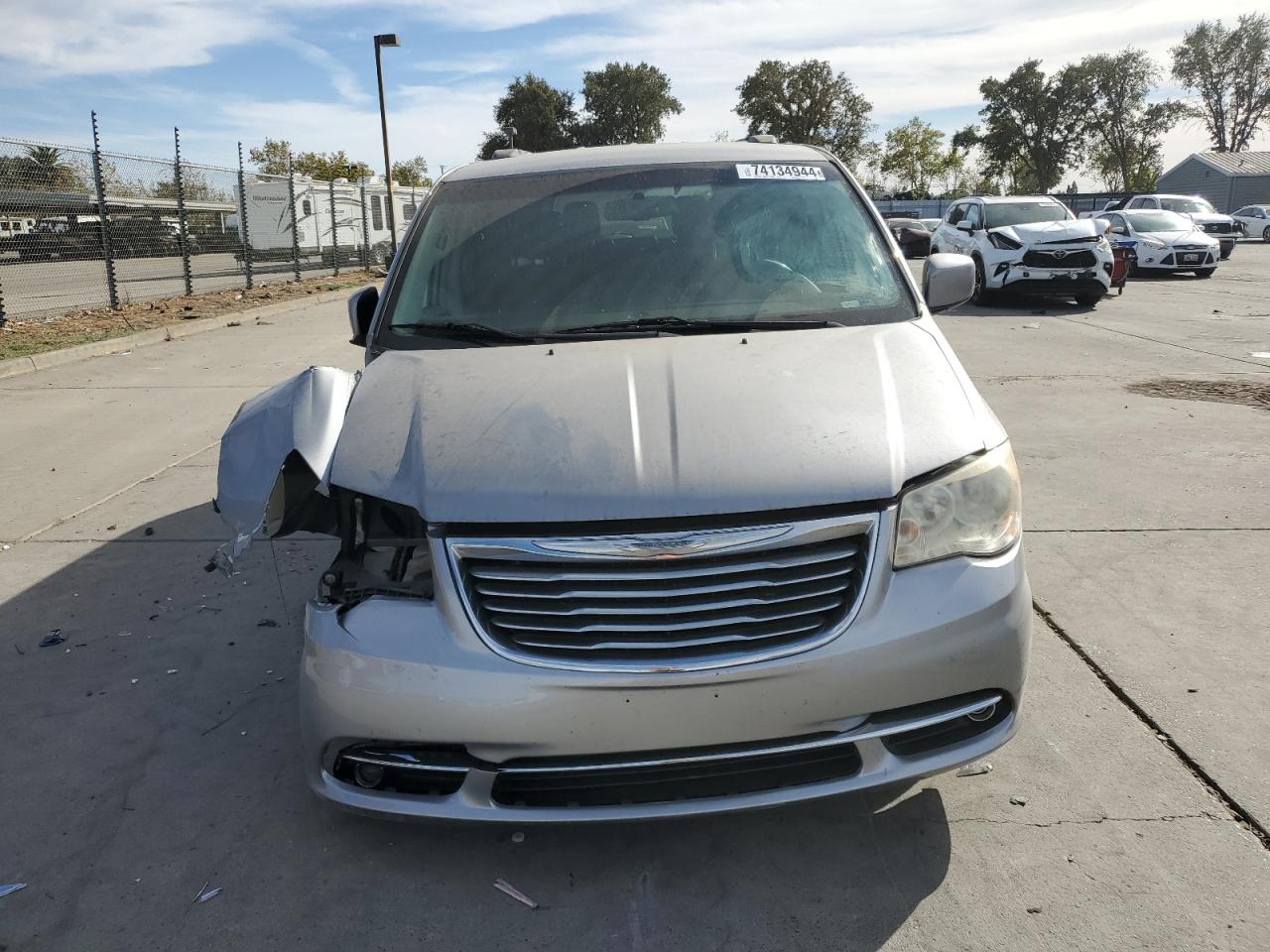 2014 Chrysler Town & Country - Image 5