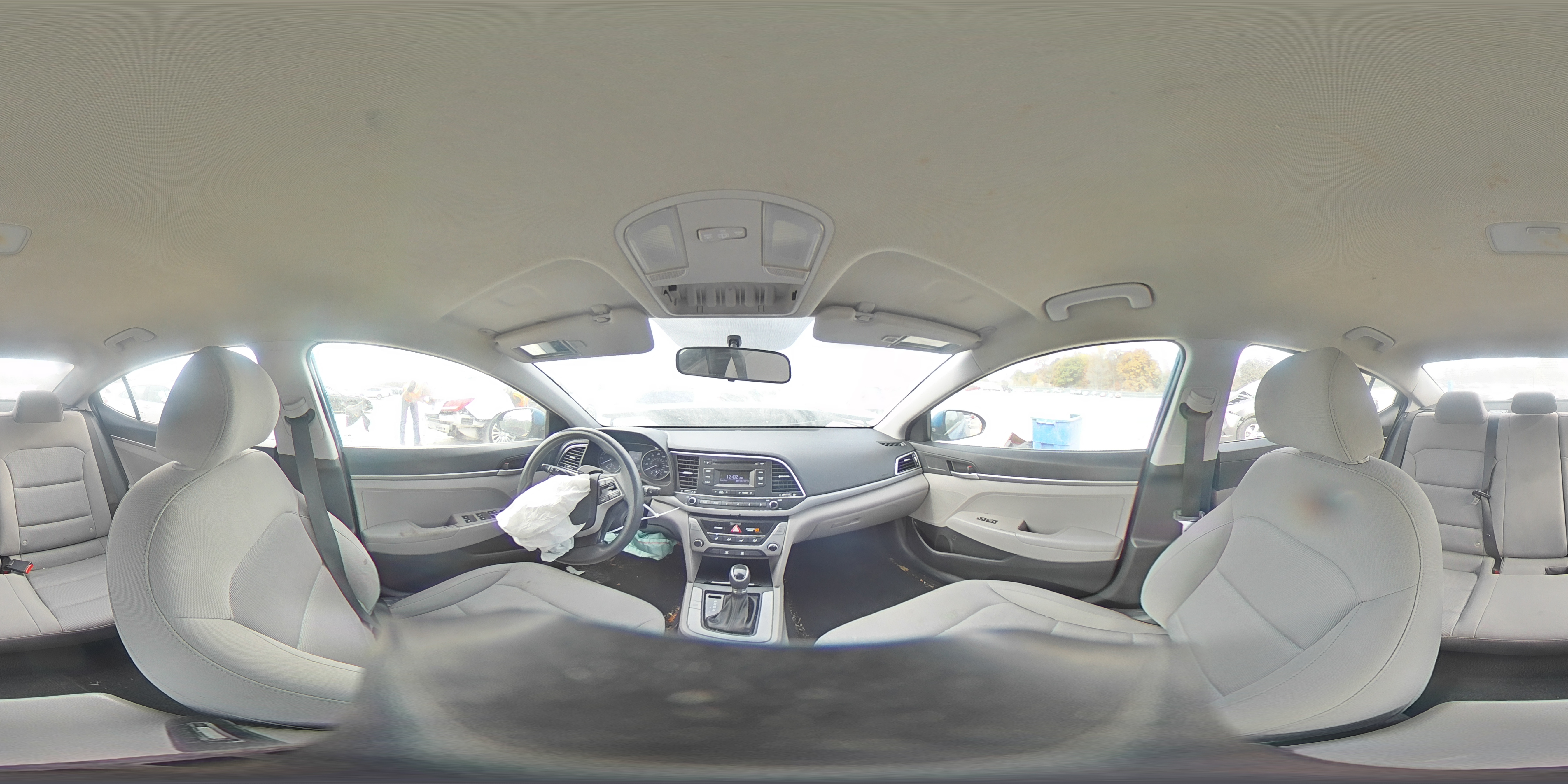 2018 Hyundai Elantra - Image 13