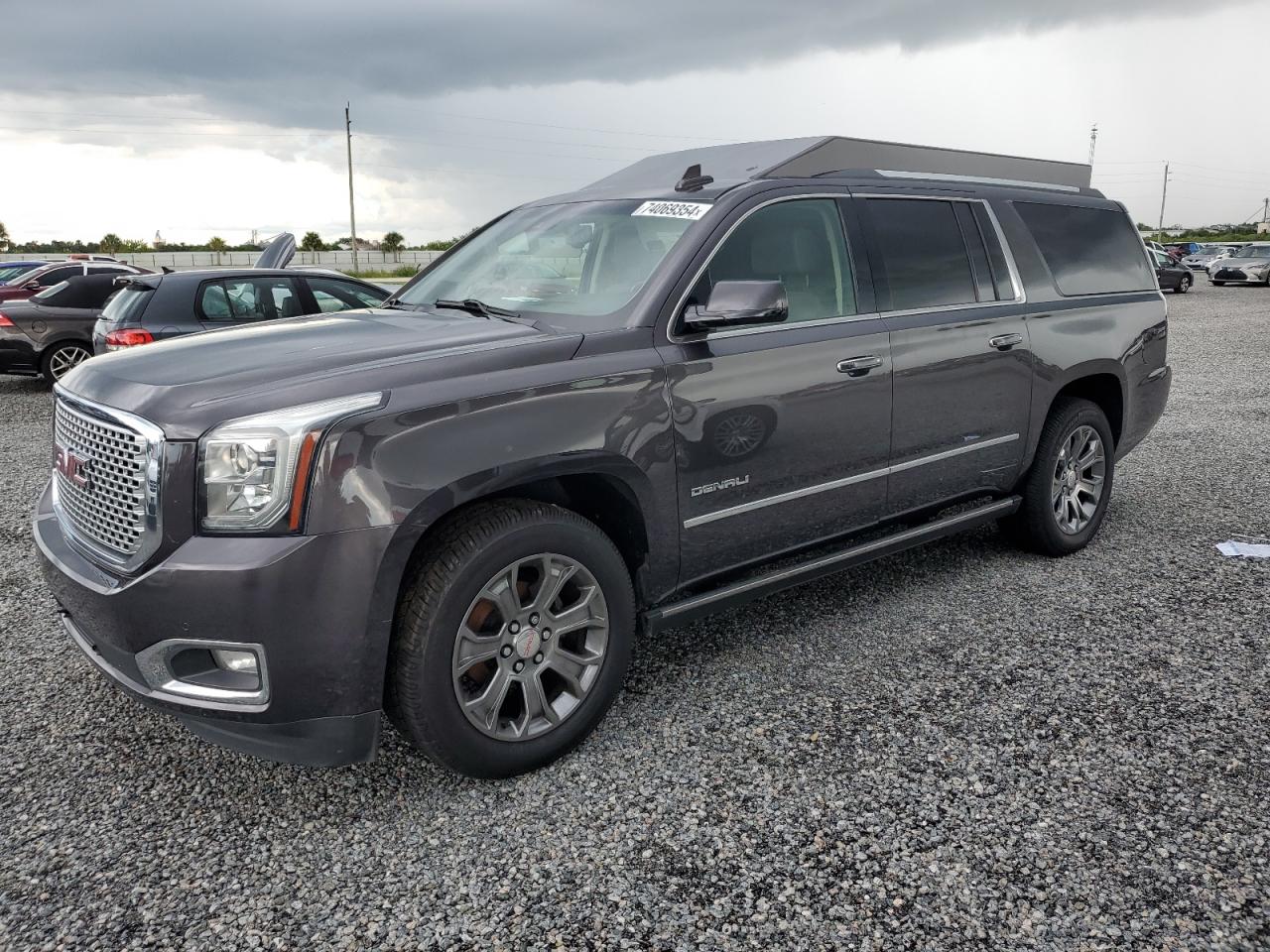 2017 GMC Yukon - Image 1