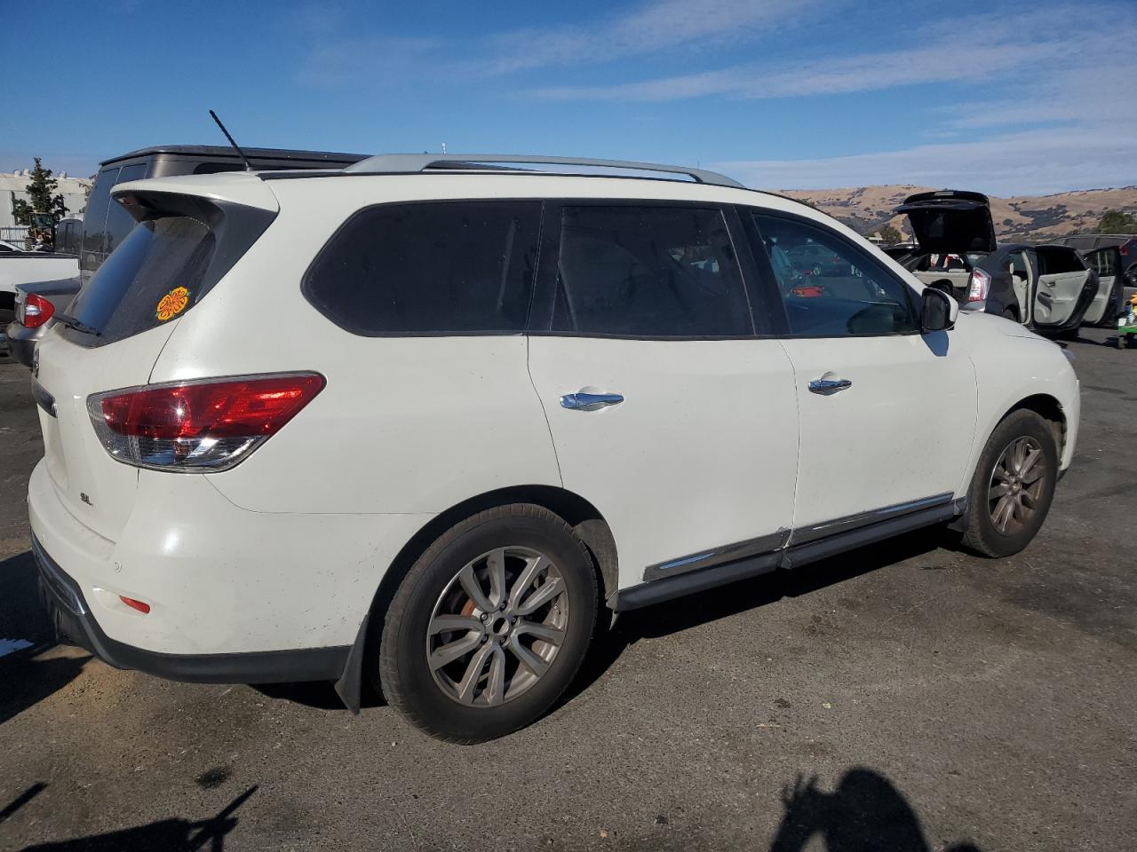 2015 Nissan Pathfinder - Image 3