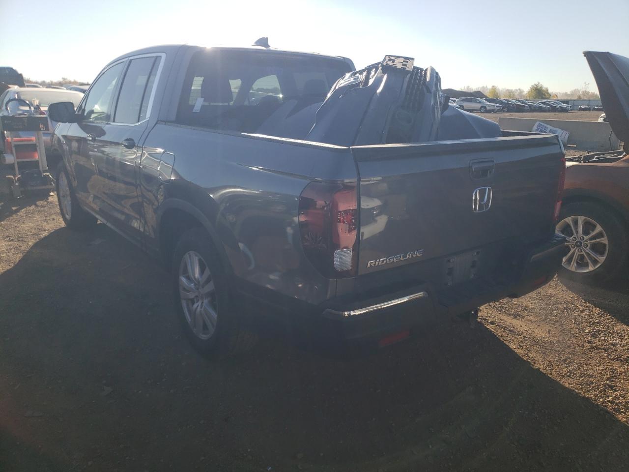 2019 Honda Ridgeline - Image 2