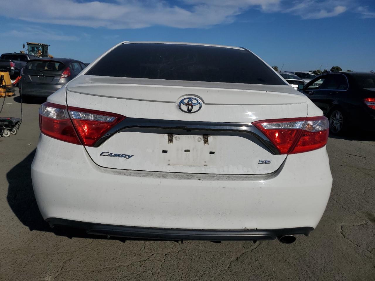 4T1BF1FK3FU983078 2015 Toyota Camry Le