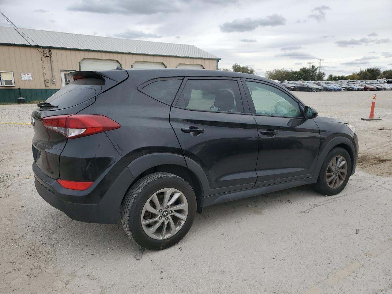 KM8J23A43JU603483 2018 Hyundai Tucson Se