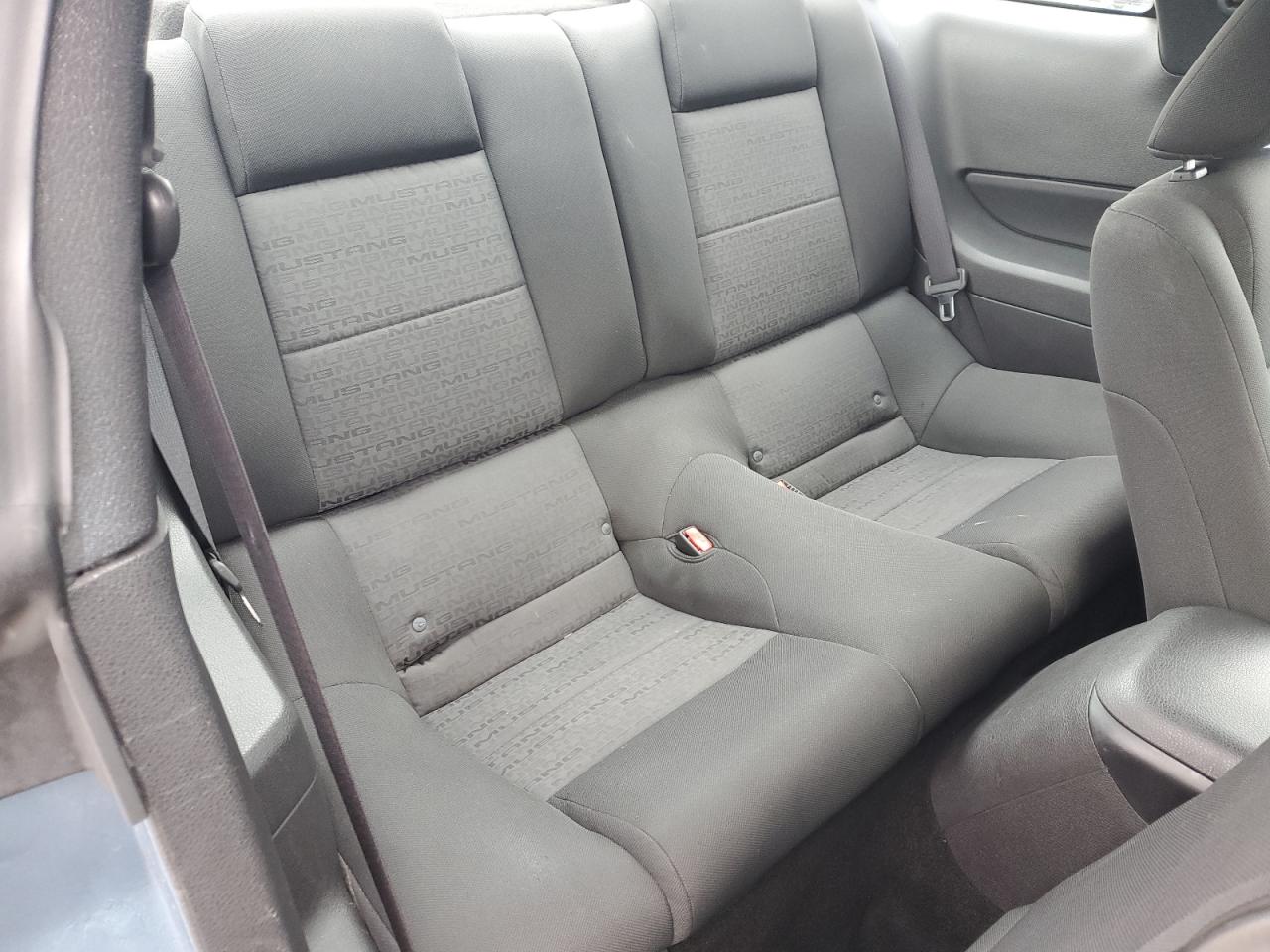 2006 Ford Mustang - Image 11