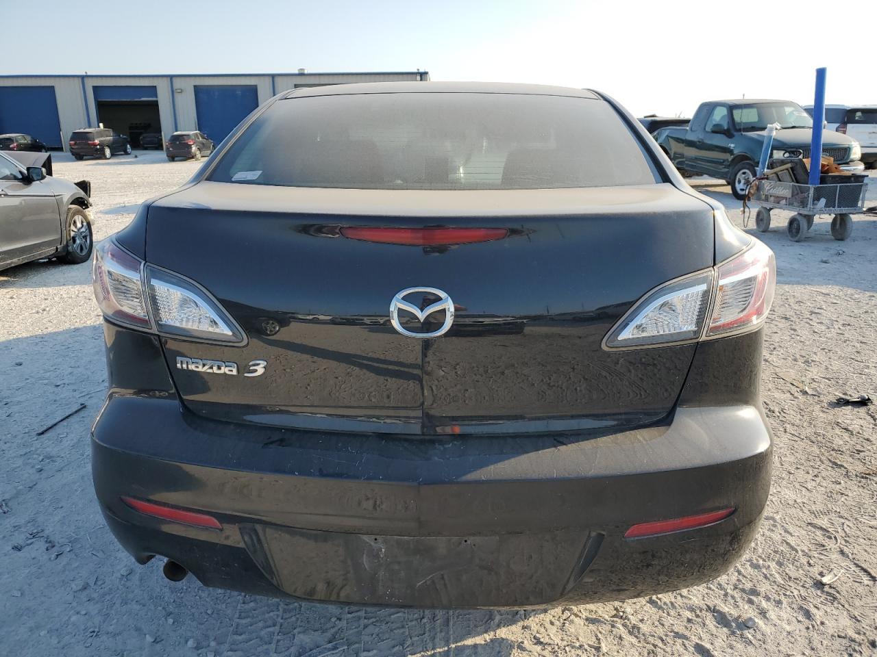 2012 Mazda 3 - Image 6
