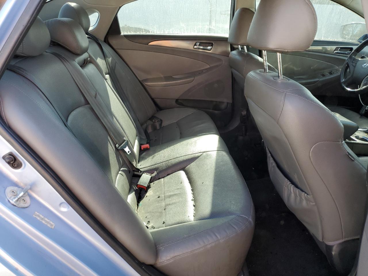 2011 Hyundai Sonata - Image 10