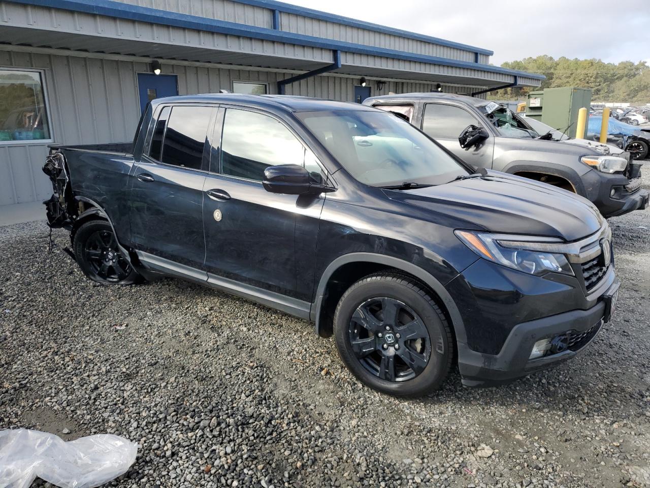 2018 Honda Ridgeline - Image 4