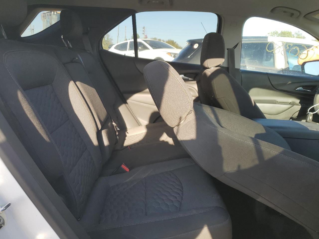 2020 Chevrolet Equinox - Image 11
