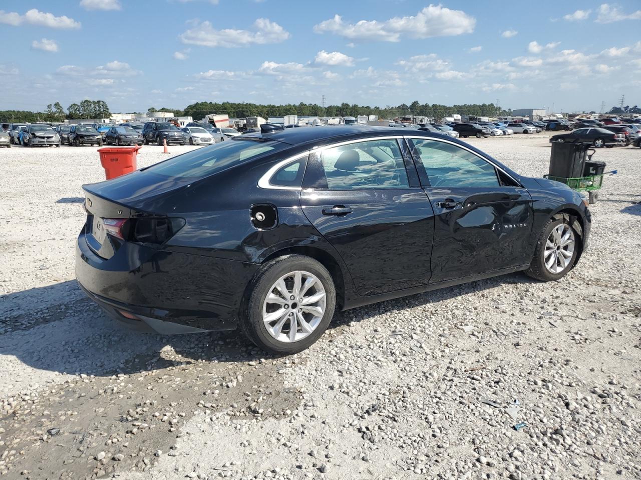 2020 Chevrolet Malibu - Image 3