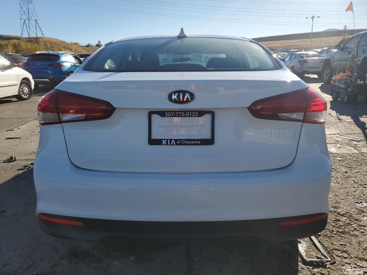 2017 Kia Forte Lx VIN: 3KPFK4A7XHE042606 Lot: 75676384