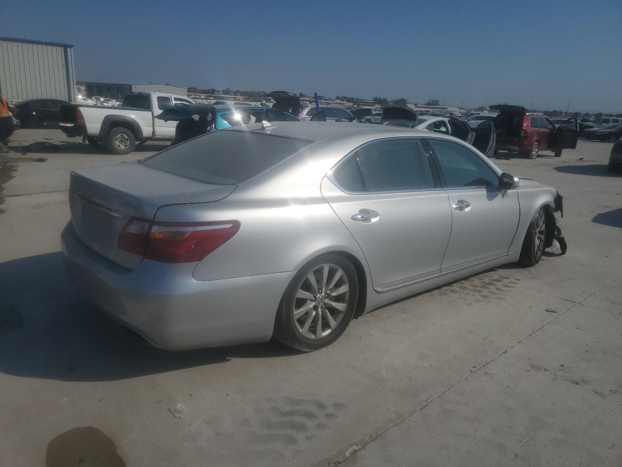 2012 Lexus LS - Image 3