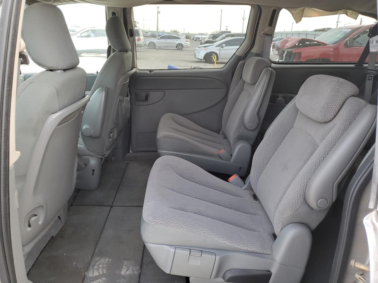 2007 Dodge Caravan - Image 12