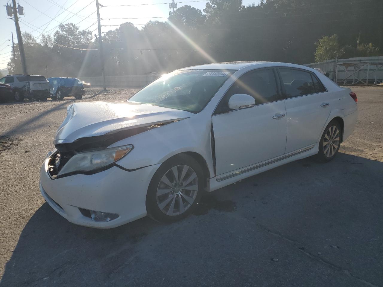 2011 Toyota Avalon - Image 1