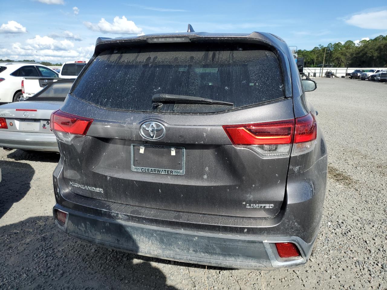 5TDYZRFH0JS285842 2018 Toyota Highlander Limited