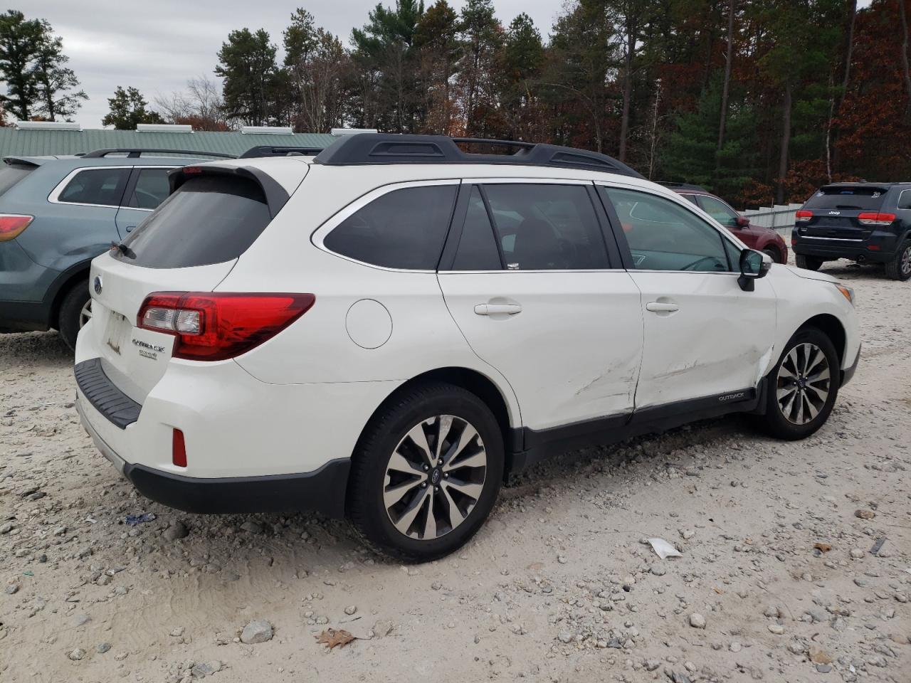 2015 Subaru Outback - Image 3