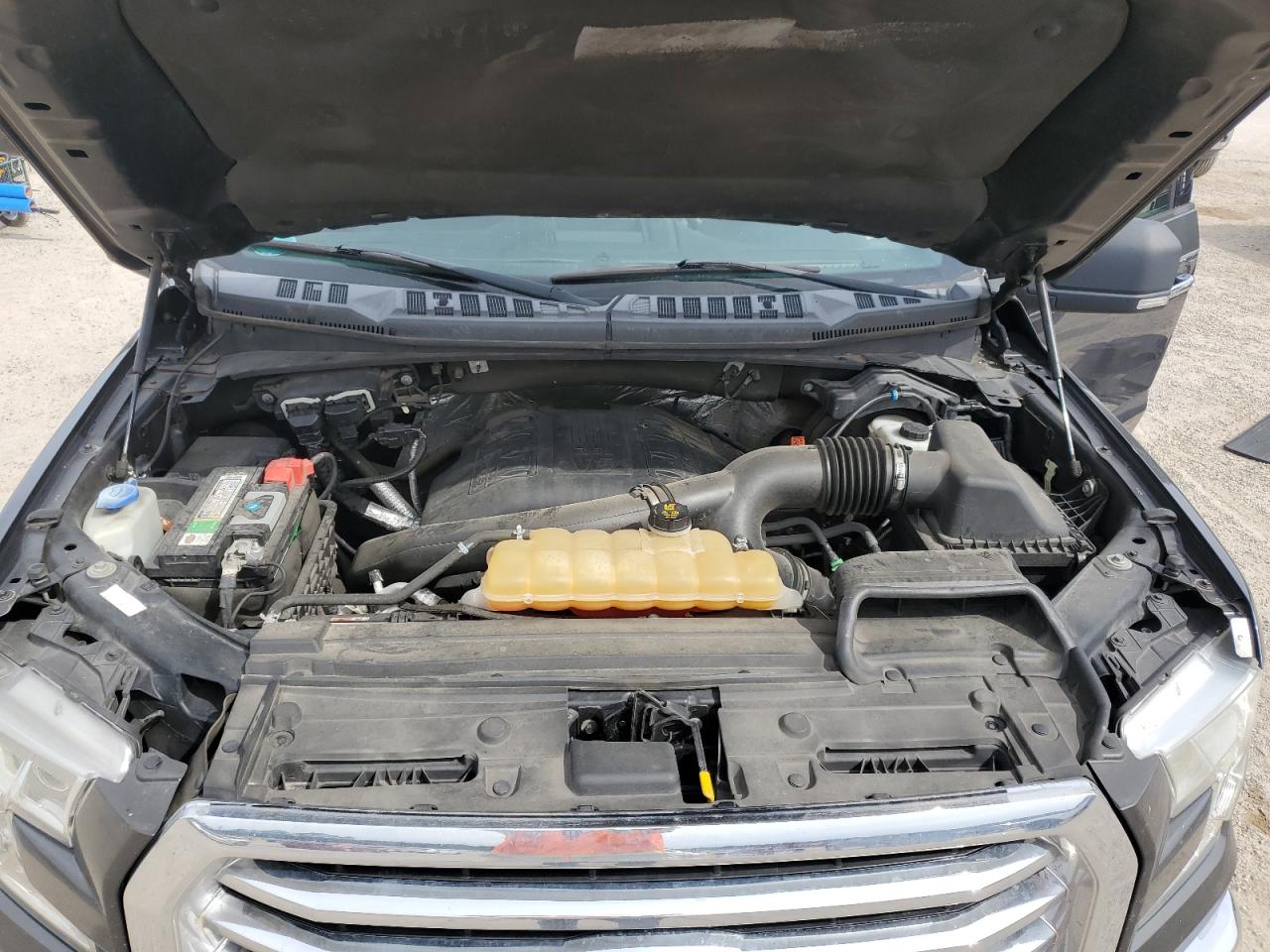 2015 Ford F-150 - Image 12