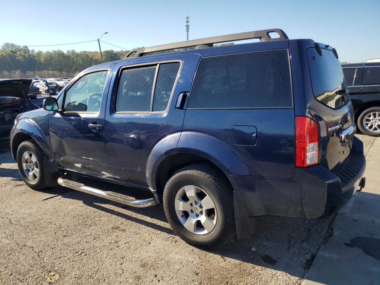 2009 Nissan Pathfinder - Image 2